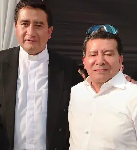 Ernesto Flores Vilchez en inauguración de Iglesia Las Lagunas, Querocotillo